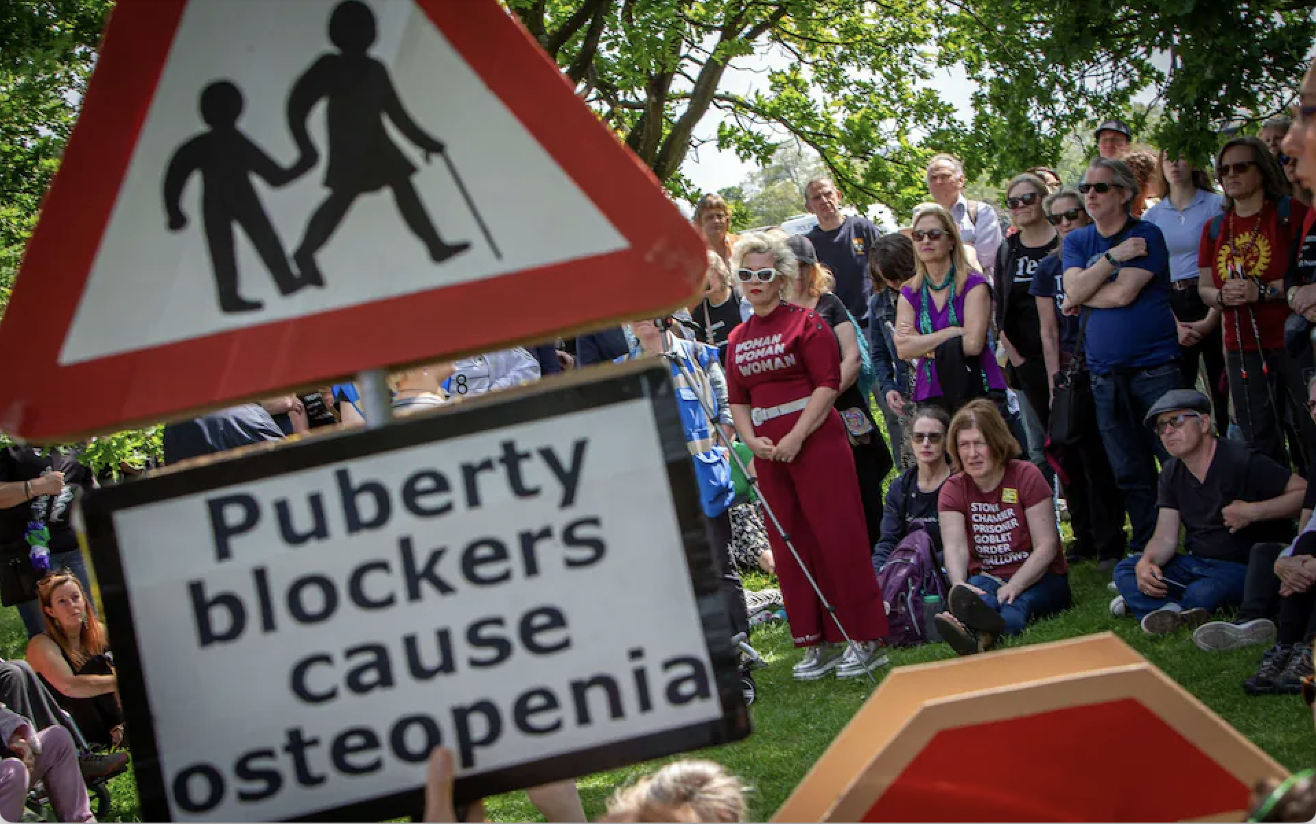 NHS will not offer puberty blockers to children suffering from gender dysphoria